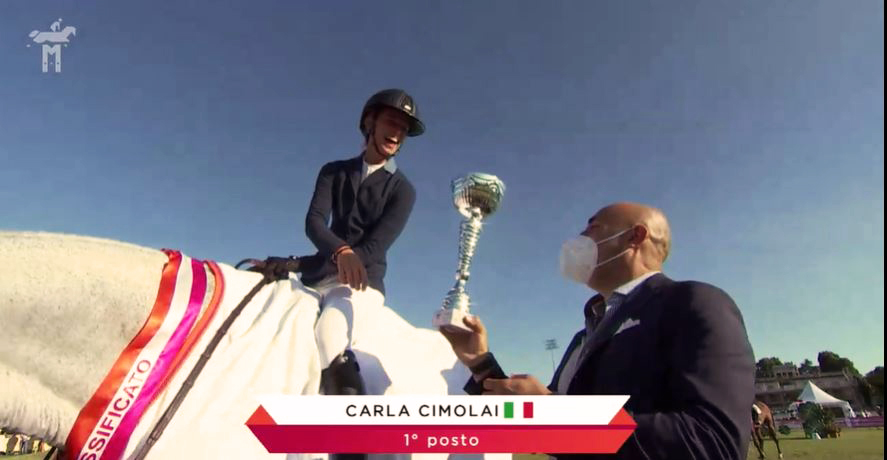 Carla Cimolai premiata al Milano San Siro Jumping Cup.