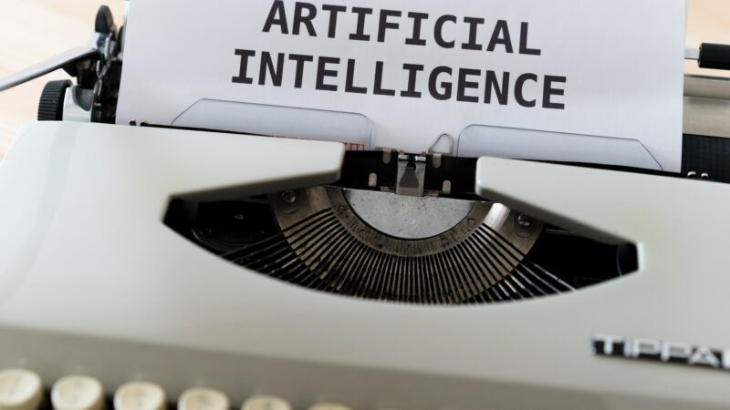 Sarà un manifesto a salvare i giornali dall’intelligenza artificiale?